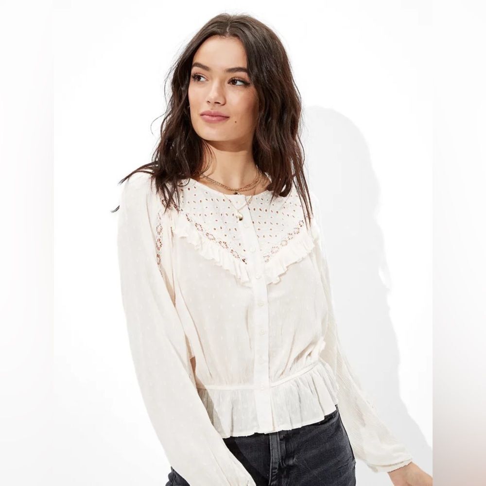 American Eagle Lace Button-Up Top Cream Ruffle Eyelet Size large
